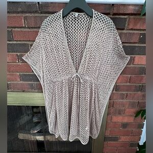 🛍️ Lusy Love gorgeous swim coverup  like new.